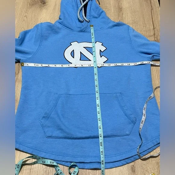 UNC  Tar Heels Light Blue Hoodie Sweatershirt - Picture 4 of 6